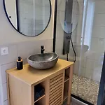 Appartement Avec Jacuzzi Jacuzzi à Partir Du Premier Avril Tavel