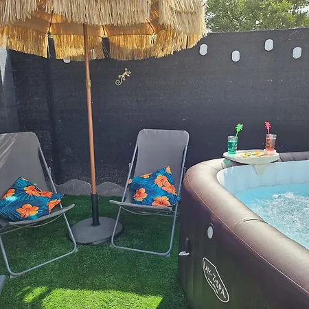 Avec Jacuzzi Jacuzzi A Partir Du Premier Avril Тавель